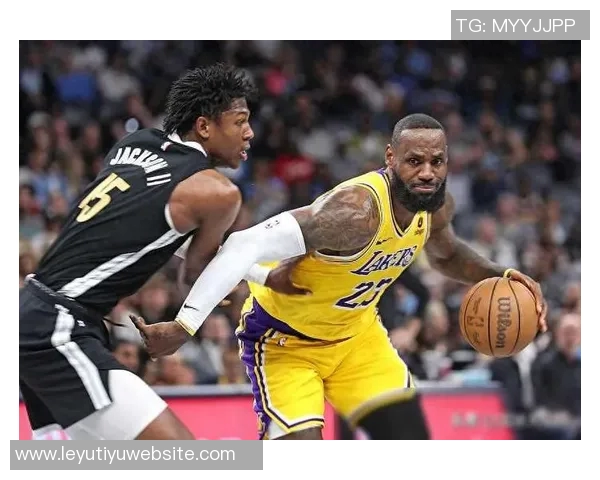 浓眉挡拆展现强大防守弗拉格精准三分助攻球队逆转局势