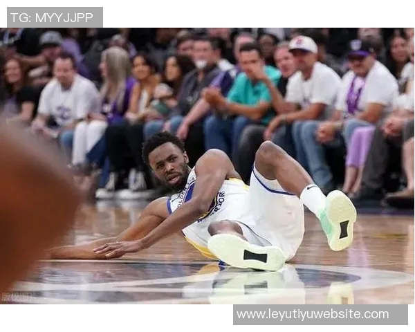 维金斯半场表现低迷仅得7分1助攻球队面临挑战 维金斯半场表现低迷仅得7分1助攻球队面临挑战